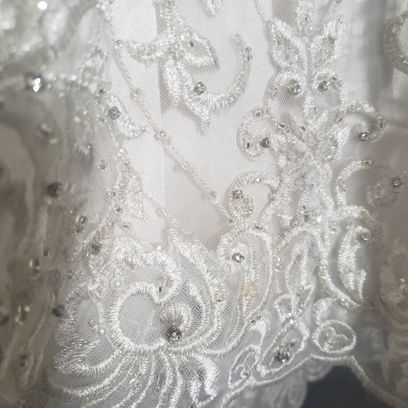 Allure wedding dress - Picture 8 of 16